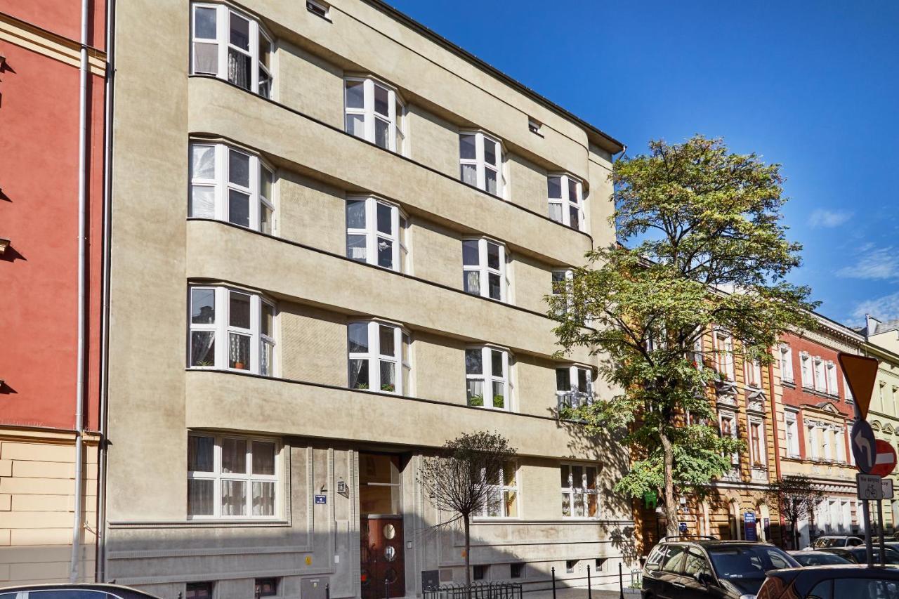 Calm Pedzichow Street Apartment *